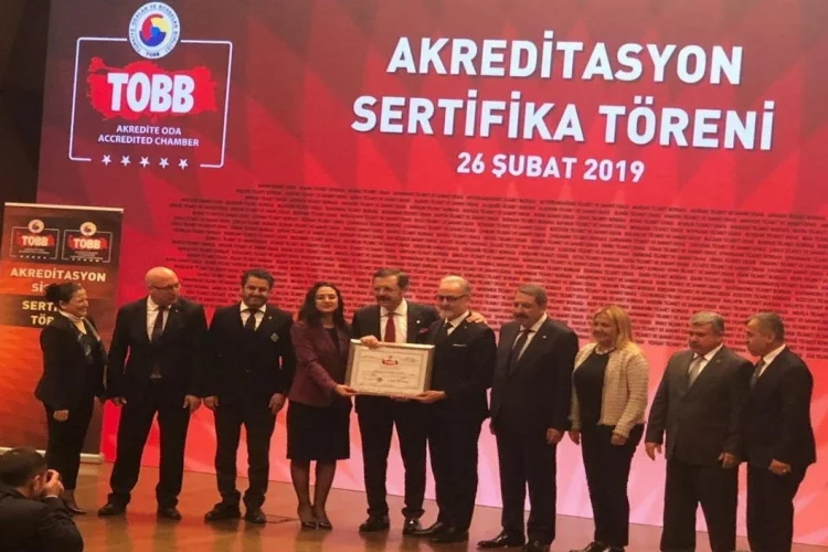 İTSO’ Sertifikasını TOBB Başkanı Rifat Hisarcıklıoğlu'nun elinden aldı