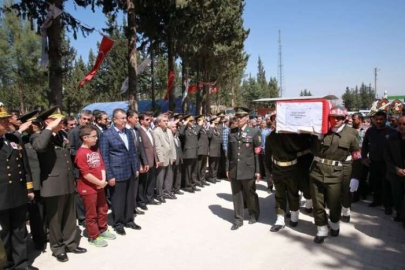 Şehit Astsubay Ömer Yanar, Son Yolculuğuna Uğurlandı