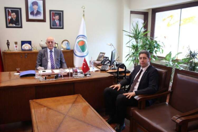 HATAY PTT BAŞMÜDÜRÜ HÜSEYİN KAYA BELEDİYE BAŞKANI SEYFİ DİNGİL’İ ZİYARET ETTİ