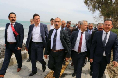 BAŞKAN SAVAŞ, ARSUZ’DA YAPIMI SÜREN ULUÇINAR KÖPRÜSÜ’NÜ İNCELEDİ