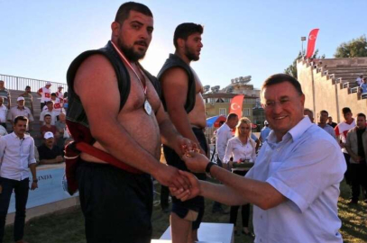 ULUSLARARASI ABA GÜREŞİ, RENKLİ GÖRÜNTÜLERE SAHNE OLDU