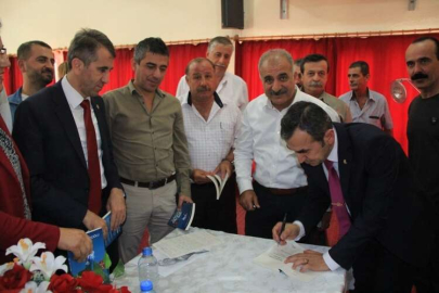 EMEKLİ TUĞGENERAL DR.NAİM BABÜROĞLU’NUN SÖYLEŞİ VE İMZA ETKİNKİNLİĞİ YOĞUN İLGİ GÖRDÜ