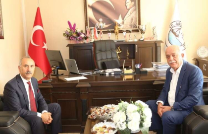 Başkan Nazım Culha, İskenderun Belediye Başkanı Seyfi Dingil'i ağırladı