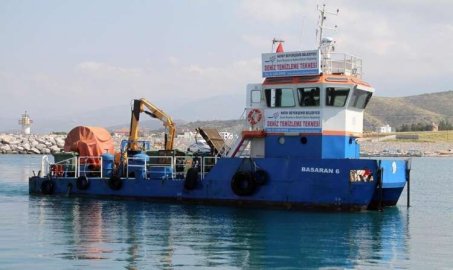 AKDENİZ’DEKİ KİRLİLİK KIYILARI TEHDİT EDİYOR