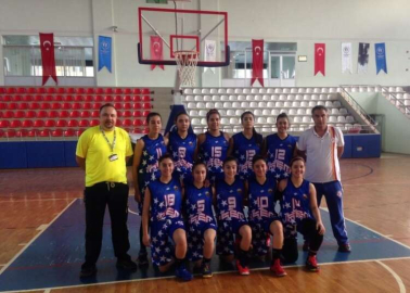 İKEM Koleji Rakiplerine Fark Atarak Kupanın Sahibi Oldu