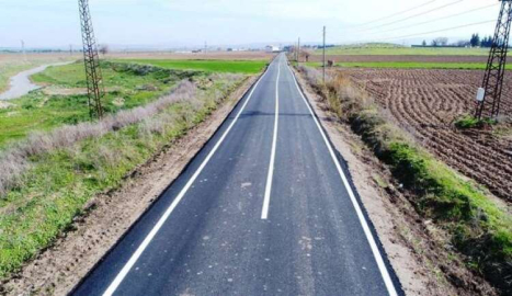 Kumlu’nun Caddeleri Asfaltlanıyor 