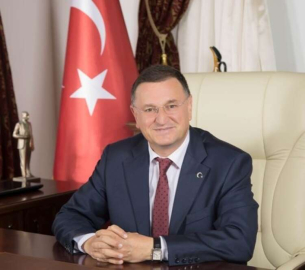 Başkan Savaş: Ülkene, bayrağına, vatanına, şehrine, insanına, işçine ‘SARIL’ 