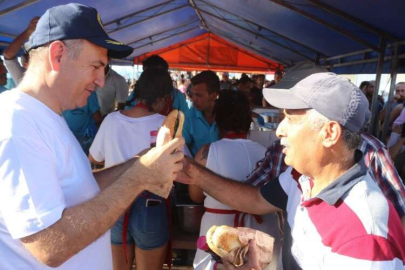 Kaymakam Elinden Balık Ekmek İkramı