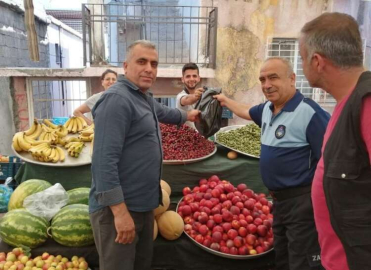 Zabıta Ekipleri Temiz Bir Pazar İçin Çöp Poşeti Dağıttı