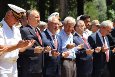 Belediye Başkanı Fatih Tosyalı Şehitlik Ziyaretine Katıldı