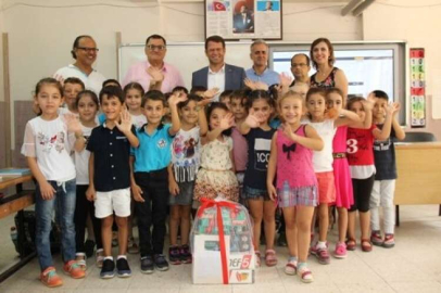 Eryılmazdan Öğrencilere hediye