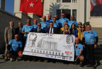 Hataylı Bisiklet Tutkunları Anıtkabir Yolunda 