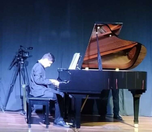Üstün Yetenekli Deniz Örak, Eğitime Katkı İçin Resital Verdi