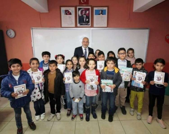 Başkan Tosyalı, Miniklerin Karne Sevincine Ortak Oldu