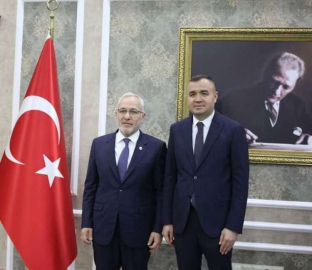 Başkan Fatih Tosyalı'dan Arsuz Kaymakamı Sarı'ya Ziyaret