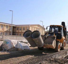 Yeni Okul Altında Kalan Atıksu Hattı Deplase Edildi