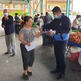 Arsuz Belediyesi ücretsiz maske dağıtımına başladı