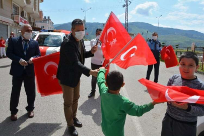 Başkan Gül; Belen Sokaklarında 23 Nisan'ı Kutladı...