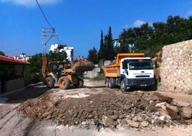 Büyükşehir’den Yol Genişletme ve Stabilize Yol Çalışması