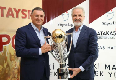 ATAKAŞ Hatay Spor’un Şampiyonluk Kupası İTSO’da Ziyarete Açılıyor