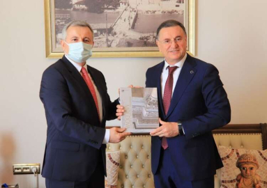 Büyükelçi Crotor Başkan Savaş’ı Makamında Ziyaret Etti 