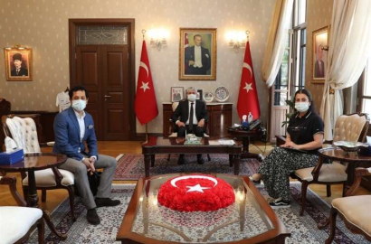 Vali Doğan, “Kesişme; İyi ki Varsın Eren” filminin yapımcılarını makamında kabul etti