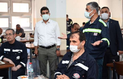 İsdemir'de Toplu İş Sözleşmesi Emekçiler Tarafından Coşkuyla Karşılandı