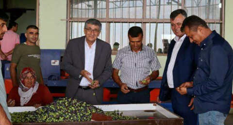 Başkan Parlar, Seçim Çalışmaları Kapsamında Hassa’da Vatandaşları Ziyaret Etti.