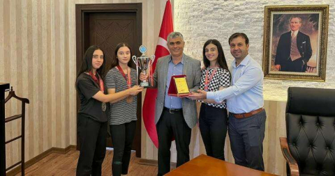 Şampiyonlardan Özçelik-İş'e anlamlı ziyaret…