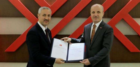 HMKÜ Rektörü Prof. Dr. Veysel Eren mazbatasını aldı