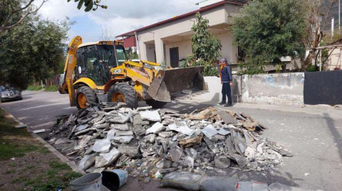 İSKENDERUN BELEDİYESİ HAFRİYAT KALDIRMA ÇALIŞMALARINA DEVAM EDİYOR