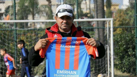 Muhtar Adayı Emirhan Naim Atar'dan, Depremzede çocuklara forma desteği