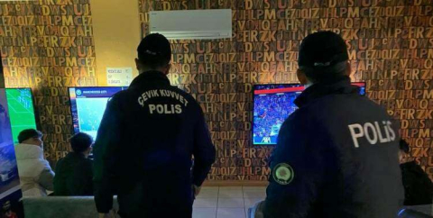 İskenderun’da İnternet Kafelere Şok Baskın