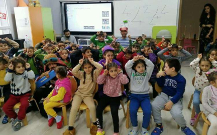 MİNİKLER ‘KARINCA KARARINCA’ İLE HEM ÖĞRENİYOR HEM DE EĞLENİYOR