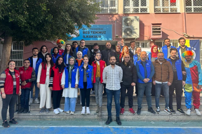 İSKENDERUN FENERBAHÇELİLER DERNEĞİ 150 ÖĞRENCİYİ TEPEDEN TIRNAĞA GİYDİRDİ!