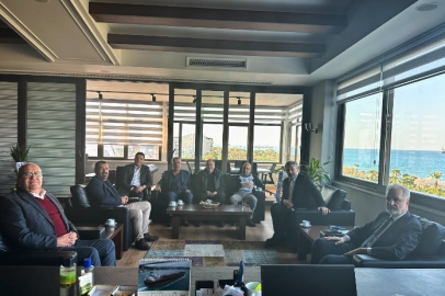 İTSO BAŞKANI YILMAZ VE 17.MESLEK KOMİTE ÜYELERİ DENİZ TİCARET.ODASINI ZİYARET ETTİ