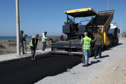 HBB SAMANDAĞ SAHİL YOLUNDA ASFALTLAMA ÇALIŞMALARINA BAŞLADI