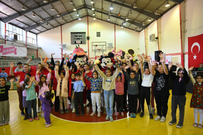 İsdemir ‘Çocuk Şenliği’nde çocuklar eğlenceli anlar yaşadı