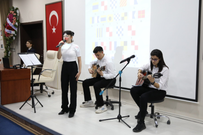 İSTE’DE 8 MART DÜNYA KADINLAR GÜNÜ KUTLANDI