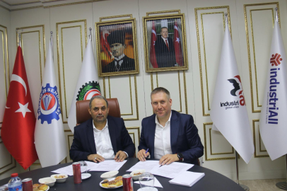 MMK METALURJİ FABRİKASINDA TOPLU İŞ GÖRÜŞMESİ SEVİNCİ