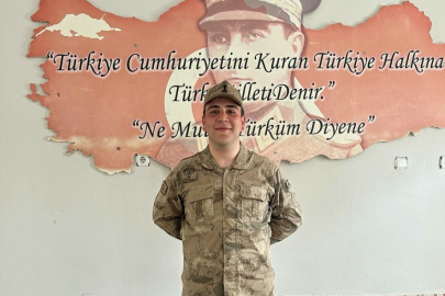 Okuduğu Şiirle Vatan Aşkı Budur Dedirtti