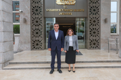 Başkan Dönmez Gaziantep Büyükşehir Belediye Başkanı Fatma Şahin'i ziyaret etti.