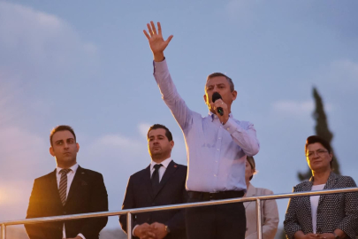 CHP Genel Başkanı Özgür Özel, Defne’de Vatandaşlarla Buluştu
