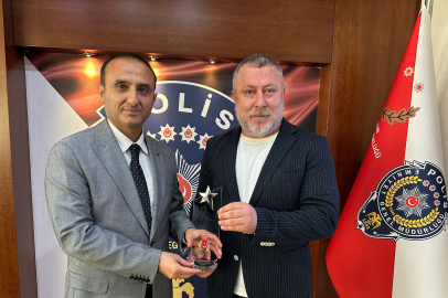 İGC’den İskenderun İlçe Emniyet Müdürü Nevzat Güneş’e Plaket