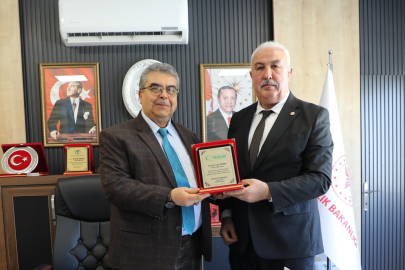 Yeşilay Hatay Şubesi, Yeşilay Haftası'nda İl Sağlık Müdürü Dr. Sıtkı Sönmez'i Ziyaret Etti