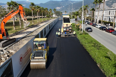 HBB, İSKENDERUN SAHİL YOLUNU ASFALTLAMAYA BAŞLADI