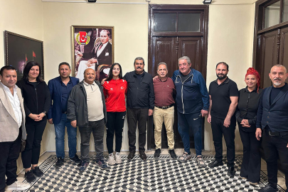 Kadın Hentbol Takımından İGC'ye Ziyaret