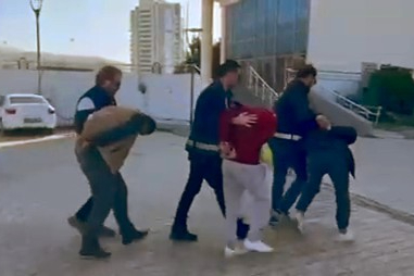 İskenderun'da  cinsel taciz ve şantaj suçlarından aranan şahıslar yakalandı