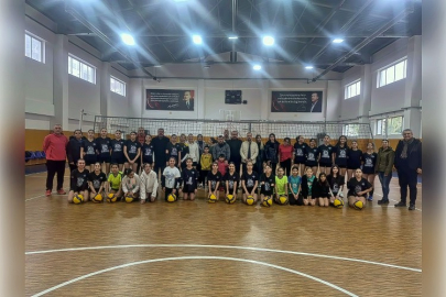 İSKENDERUN BELEDİYESİNDEN VOLEYBOL HAMLESİ...