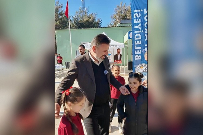 Başkan Üstün Hem Çocuklarla Buluştu Hem Sahayı İnceledi